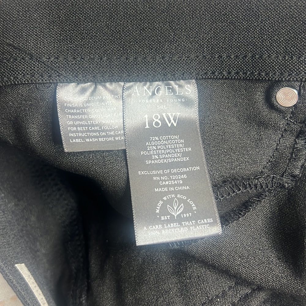 ANGELS plus size sculpt Bermuda Shorts NWOT - Picture 4 of 8